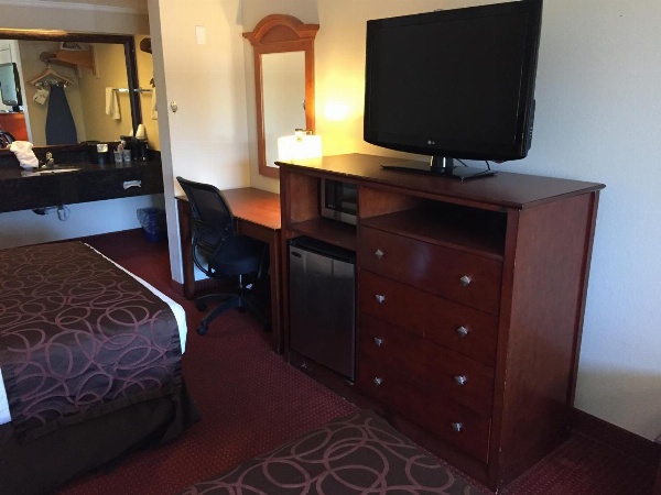 Chula Vista Inn image 12
