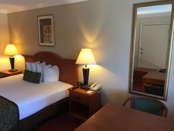 Chula Vista Inn image 15