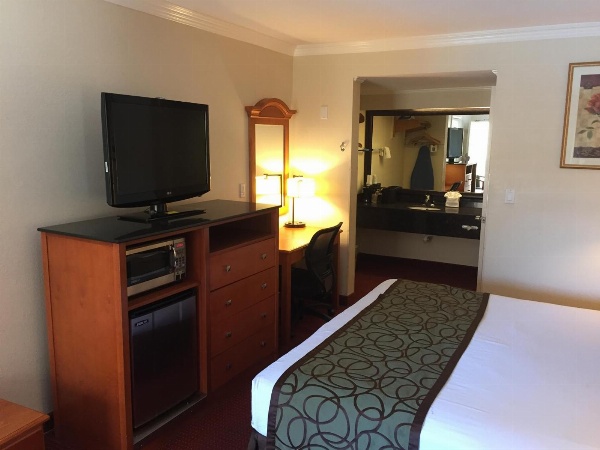 Chula Vista Inn image 20